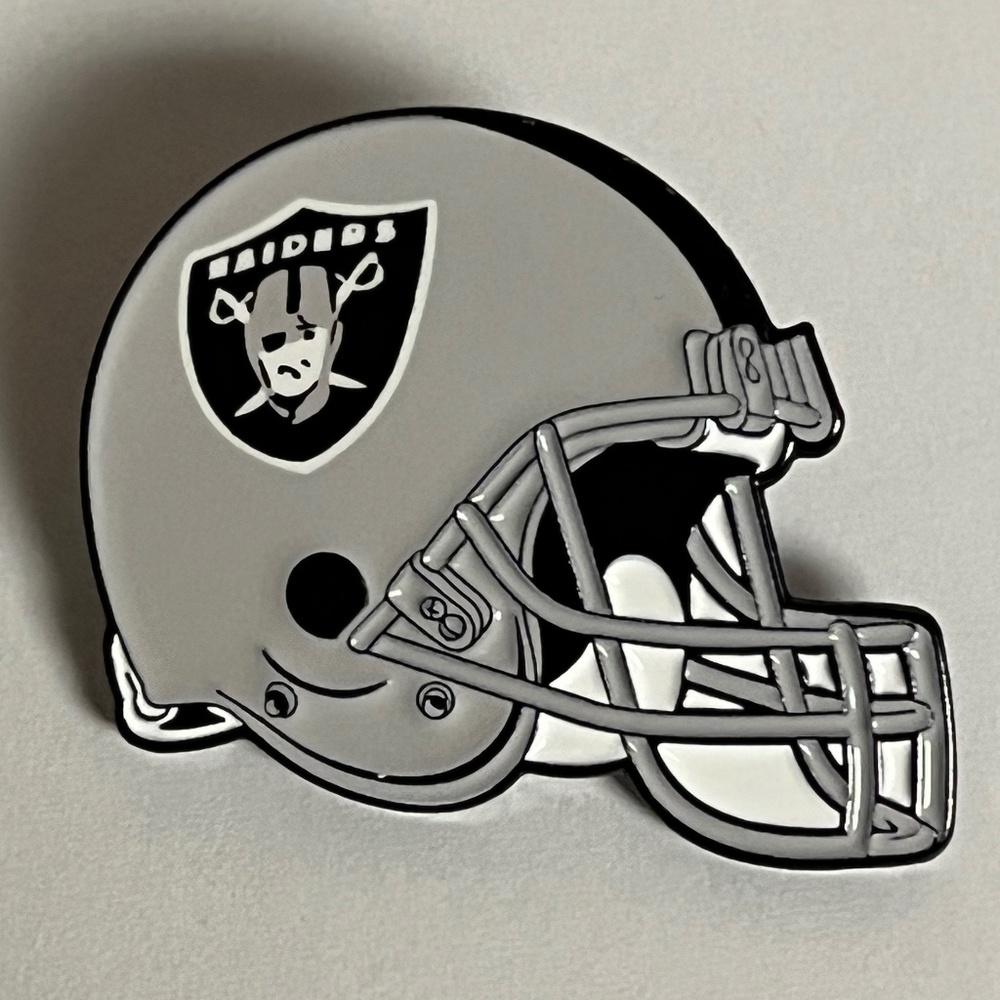 Las Vegas Raiders Helmet Hat Pin Streetwear Hats Bag Baseball Fitted New Era